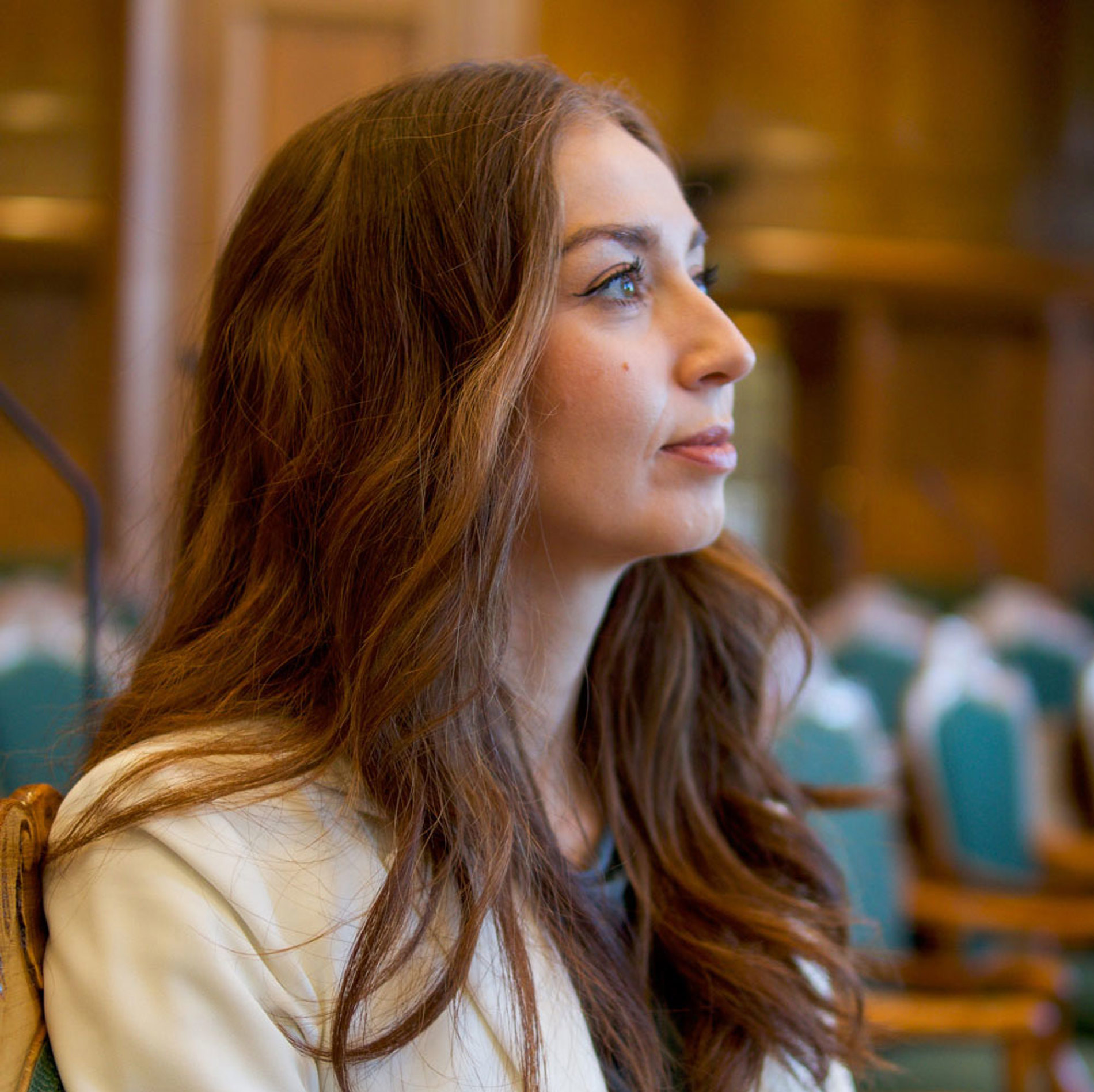 Samira Nawa i Folketingssalen