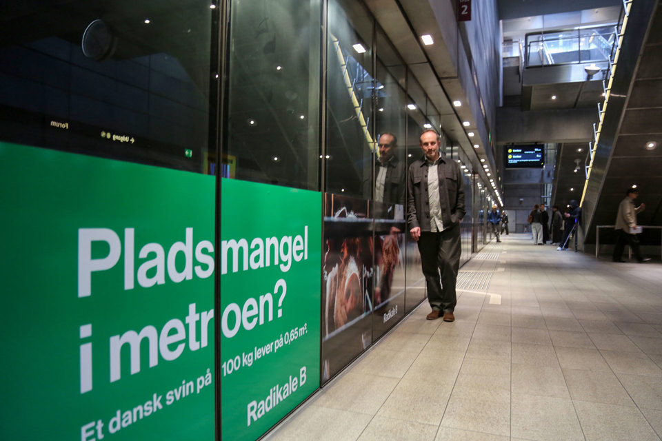 Martin Lidegaard i metroen ved Forum