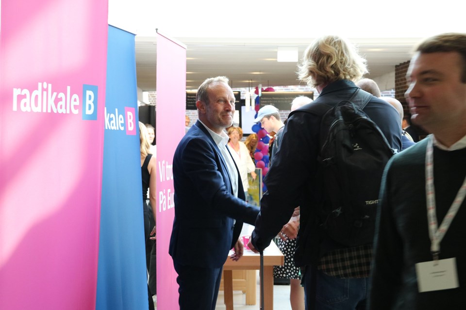 Martin Lidegaard tager imod deltagerne ved årets landsmøde
