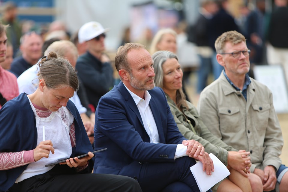 Martin Lidegaard blandt publikum ved Folkemødet 2023
