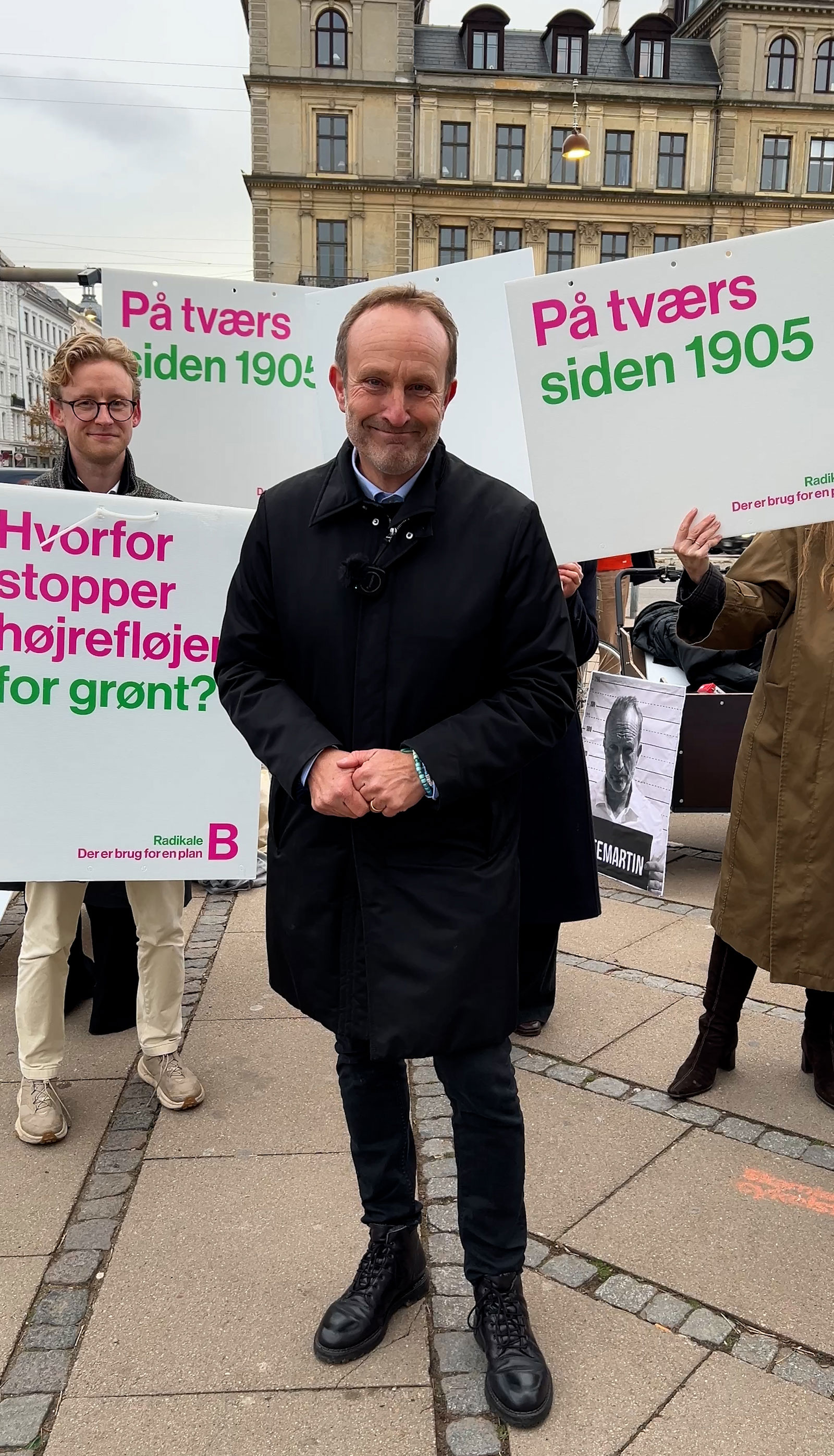 Martin Lidegaard på Dronning Louises Bro i København
